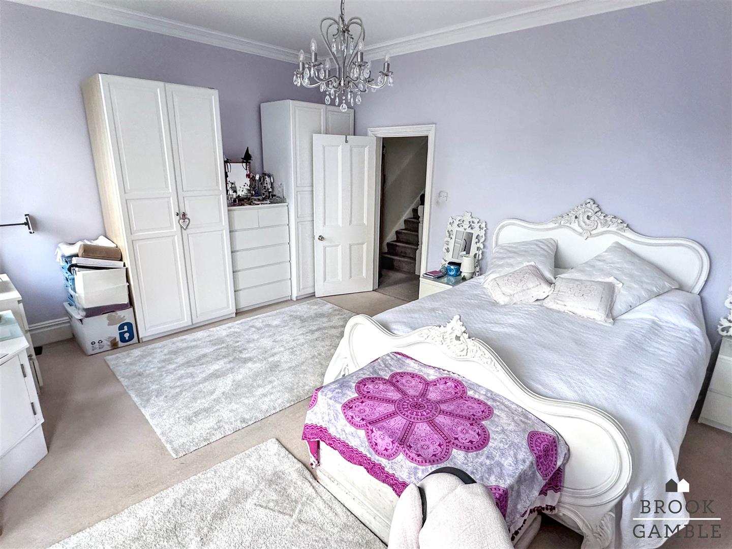 5 Bedroom House - Semi-Detached. Cliff Road in Eastbourne, East Sussex 13